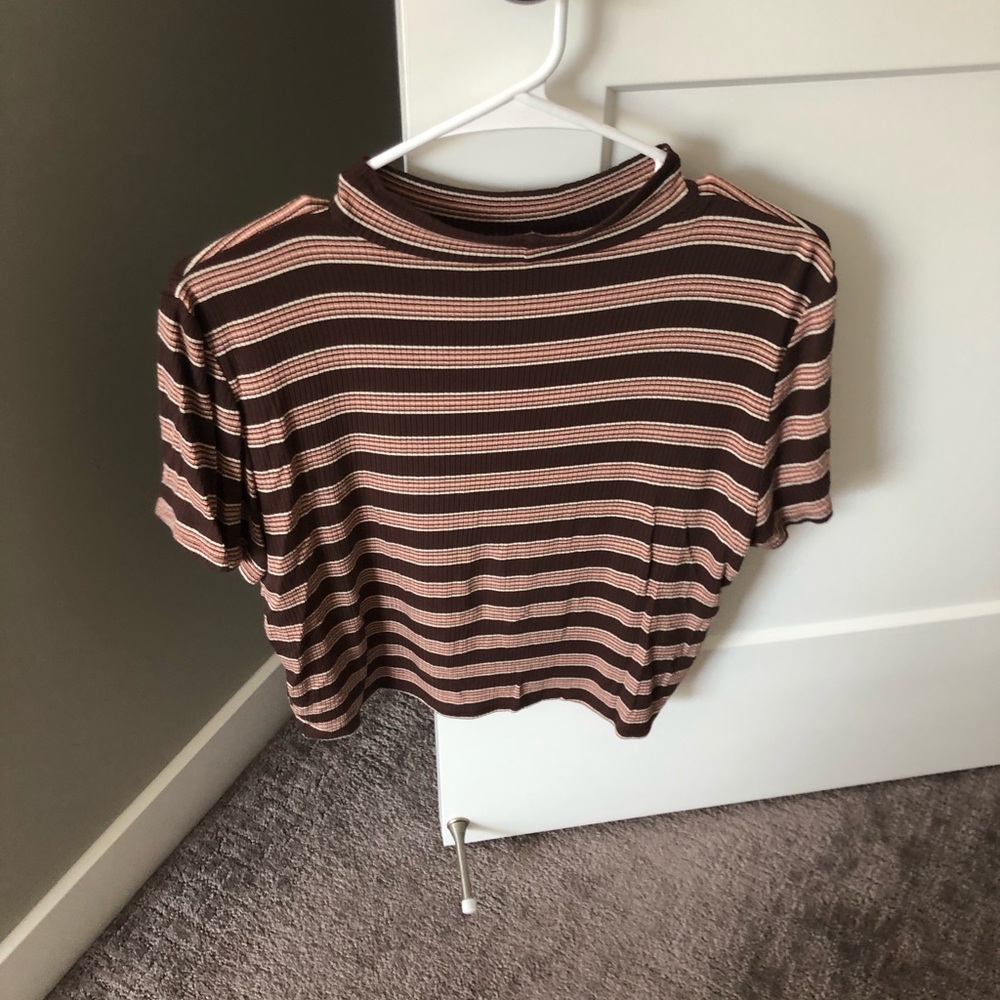 American Eagle Mock Neck Short Sleeve